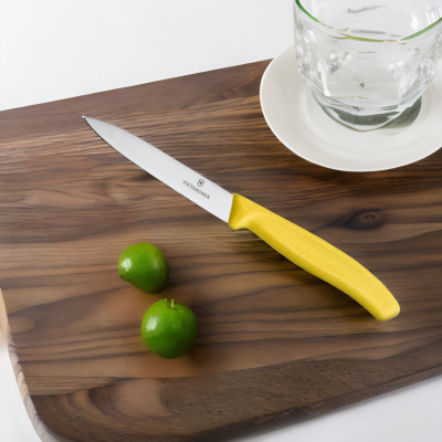 Нож кухонный Victorinox Swiss Classic (6.7706.L118) стальной для овощей лезв.100мм прямая заточка желтый