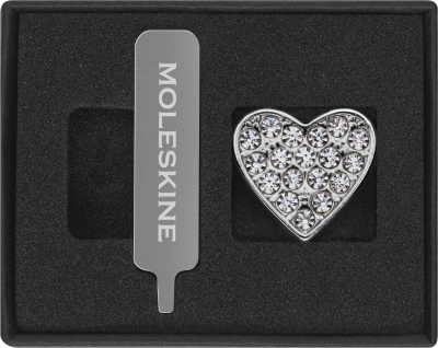 Шильд-символ Moleskine Symbols сердце металл/стразы серебристый PINHEARTCRYSSILV