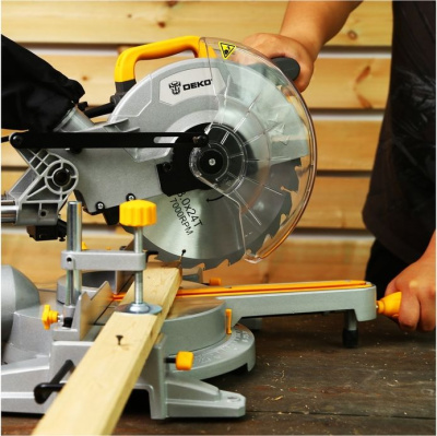Торцовочная пила Deko DKMS2200-255 Laser 2200Вт 4500об/мин d=255мм