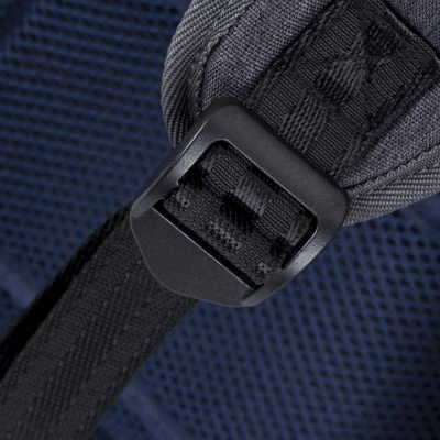 Рюкзак для ноутбука 15.6" Riva 7760 черный полиэстер (7760 BLACK)