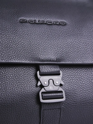 Деловая сумка Piquadro Than CA6698S135/N с отделением для ноутбука черный натур.кожа