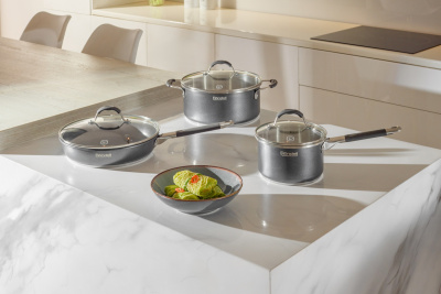 Ковш Rondell Stern RDS-008 1.9л. d=16см (с крышкой) темно-серый