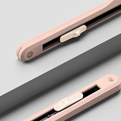 Нож канцелярский Deli ENS063PINK Nusign шир.лез.9мм выдвижное лезвие фиксатор усиленный сталь розовый