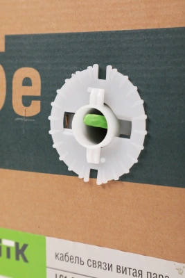 Кабель информационный ITK LC1-C5E04-122 кат.5E UTP 4 пары 24AWG нг(А)-LSLTx внутренний 305м зеленый