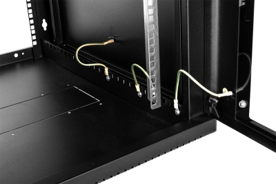 Шкаф коммутационный ЦМО (ШРН-15.500-9005) настенный 15U 600x529мм пер.дв.стекл 200кг черный 470мм 18кг 180град. 612мм IP20 металл