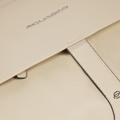 Деловая сумка женская Piquadro Than CA6698S135/BE с отделением для ноутбука бежевый натур.кожа