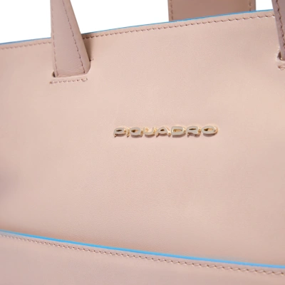 Деловая сумка женская Piquadro Blue Square BD6680B2/RO2 с отделением для ноутбука пудровый натур.кожа