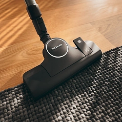 Пылесос Miele Boost CX1 125 Edition PowerLine Lotus 890Вт белый/черный