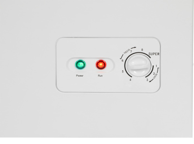 Морозильный ларь SunWind SCH251WT белый