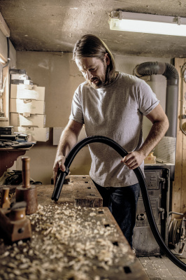 Строительный пылесос Karcher WD 2 Plus S V-15/4/18 1000Вт (уборка: сухая/сбор воды) желтый