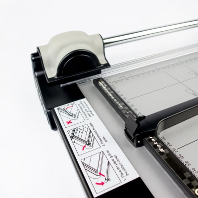 Резак дисковый Kw-Trio 3018 A4/15лист./360мм/автоприжим