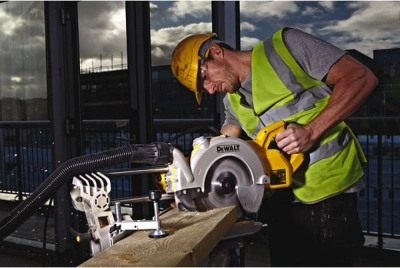 Торцовочная пила DeWalt DWS778 1850Вт 4300об/мин d=250мм