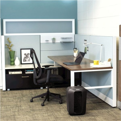 Шредер Fellowes PowerShred LX70 черный (секр.P-4) фрагменты 11лист. 18лтр. скрепки скобы пл.карты