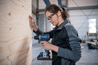 Дрель-шуруповерт Bosch GSR 18V-90 C solo аккум. патрон:быстрозажимной (06019K6000)