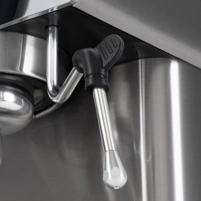 Кофеварка рожковая Hyundai HEM-4309 1350Вт серебристый/черный