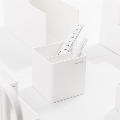 Подставка Deli ENS011WHITE Nusign 2отд. для письменных принадлежностей 84х84х86мм белый пластик