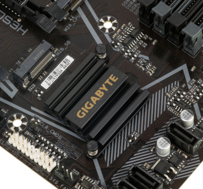 Материнская плата Gigabyte B550M DS3H Soc-AM4 AMD B550 4xDDR4 mATX AC`97 8ch(7.1) GbLAN RAID+DVI+HDMI