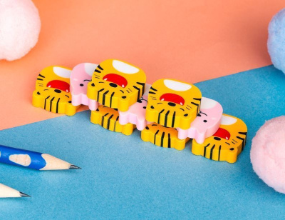 Ластик Deli 71055 звери ассорти пласт.туб. (22шт)