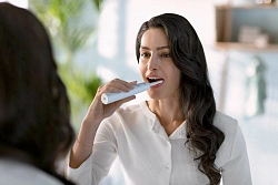 Зубная щетка электрическая Philips Sonicare 1100 HX3641/01 белый/зеленый