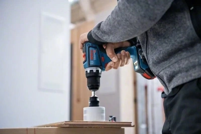 Дрель-шуруповерт Bosch GSR 18V-90 C solo аккум. патрон:быстрозажимной (06019K6000)