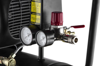 Компрессор поршневой Wester WK1800/24C масляный 208л/мин 24л 1800Вт черный