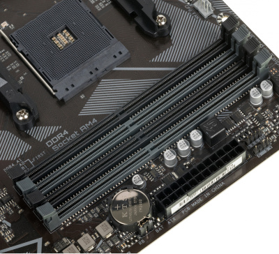Материнская плата Gigabyte B550M DS3H Soc-AM4 AMD B550 4xDDR4 mATX AC`97 8ch(7.1) GbLAN RAID+DVI+HDMI