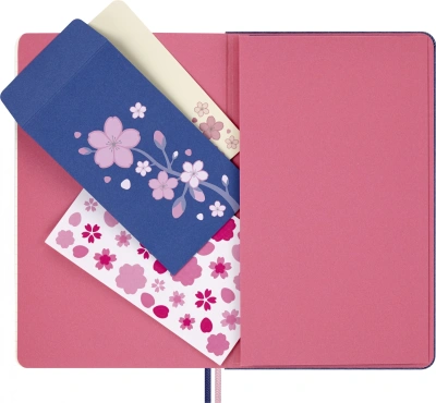Блокнот Moleskine LIMITED EDITION SAKURA LESU08QP060BOX Large 130х210мм обложка текстиль 176стр. линейка твердая обложка подар.кор. синий 2025