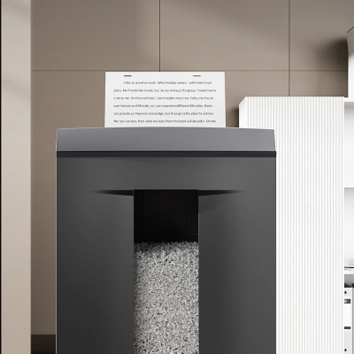 Шредер Deli Laro-H ET097 черный (секр.P-6) фрагменты 7лист. 30лтр. скобы пл.карты CD