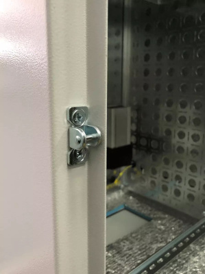 Шкаф коммутационный ЦМО (ШТВ-Н-18.6.5-4ААА-Т2) настенный 18U 600x500мм пер.дв.стал.лист несъемн.бок.пан. 150кг серый IP65 уличный всепогодный с нагревателем с силовыми розетками укомплектованный