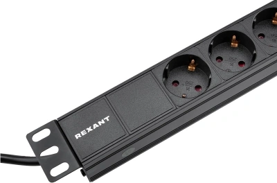 Блок распределения питания Rexant 04-0305-1 гор.размещ. 9xCEE7/4 базовые 10A C14 2м