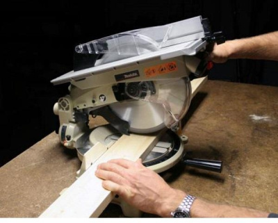 Торцовочная пила Makita LH1040 1650Вт 4600об/мин d=260мм