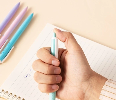 Ручка шариков. автоматическая Deli EveryU EQ44-BL ассорти/белый d=0.7мм син. черн. 1стерж. пулевидный пиш. наконечник кругл. резин. манжета белый