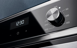 Духовой шкаф Электрический Electrolux EOC5E70X черный/нержавеющая сталь