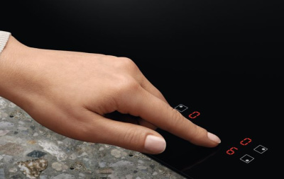 Индукционная варочная поверхность Electrolux LIB60420CK черный