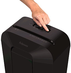 Шредер Fellowes PowerShred LX50 черный (секр.P-4) фрагменты 9лист. 17лтр. скрепки скобы пл.карты