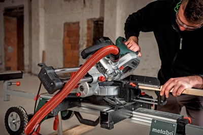 Торцовочная пила Metabo KGS 216 M 1500Вт 5000об/мин d=216мм
