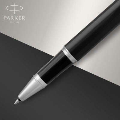 Ручка роллер Parker IM Core T321 (1931658) Black CT F черн. черн. подар.кор.