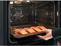 Духовой шкаф Электрический Electrolux EOB8S39H черный
