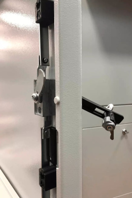 Шкаф коммутационный ЦМО (ШТВ-Н-18.6.5-4ААА-Т2) настенный 18U 600x500мм пер.дв.стал.лист несъемн.бок.пан. 150кг серый IP65 уличный всепогодный с нагревателем с силовыми розетками укомплектованный