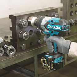 Гайковерт Makita DTW1002Z аккум. патрон:квад.3/4"