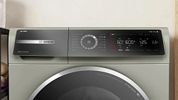 Стиральная машина Bosch Serie 8 WGB256AXME пан.англ. класс: A загр.фронтальная макс.:10кг серебристый инвертор