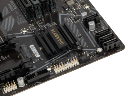 Материнская плата Gigabyte B550M DS3H Soc-AM4 AMD B550 4xDDR4 mATX AC`97 8ch(7.1) GbLAN RAID+DVI+HDMI