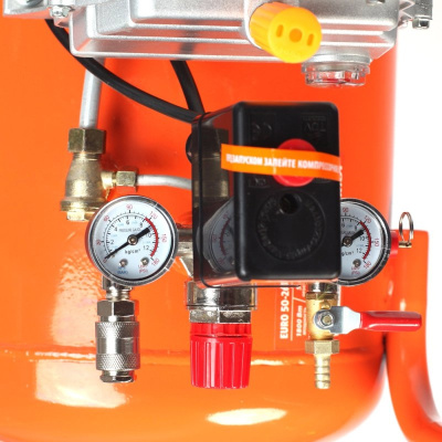 Компрессор поршневой Patriot EURO 50-260K масляный 260л/мин 50л 1800Вт оранжевый