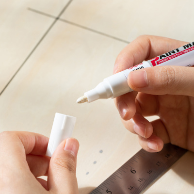 Маркер краска Deli EU500-WH 2мм пулевидный пиш. наконечник белый