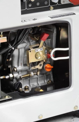 Генератор Hyundai DHY 6000SE-3 5.5кВт