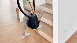 Пылесос Bosch BGBS2LB1 600Вт черный
