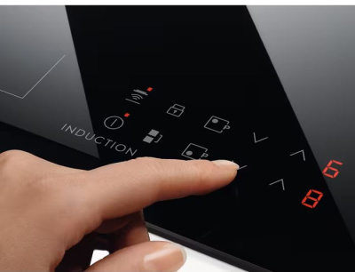 Индукционная варочная поверхность Electrolux LIV63431BK черный