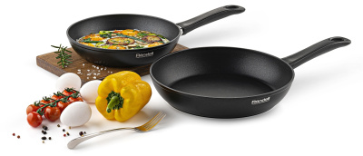 Сковорода Rondell Invictus RDA-1521 круглая 26см покрытие: Xylan Plus ручка несъемная (без крышки) черный