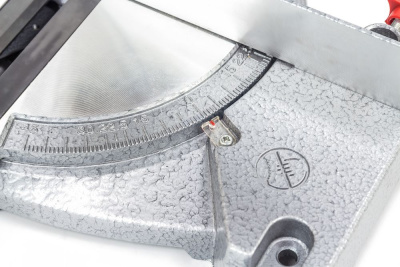 Торцовочная пила Ставр ПТ-210/1400М 1400Вт 5000об/мин d=210мм