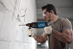 Перфоратор Bosch GBH 240 патрон:SDS-plus уд.:2.7Дж 790Вт (кейс в комплекте)